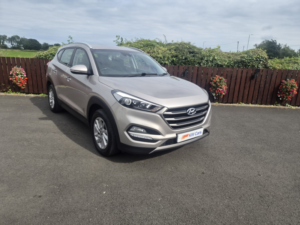 2016 Hyundai Tucson 1.7 Tucson Se Nav 1.7 D 116ps Bd +fss in White — image 2