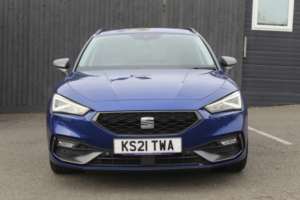 2021 SEAT Leon 1.5 Etsi Mhev Fr in Blue — image 4