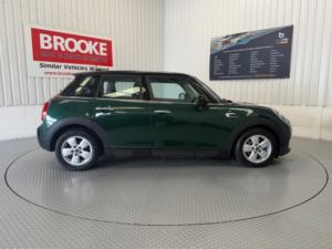 2018 MINI Hatch 1.5 Cooper Steptronic Euro 6 (s/s) 5dr in Green — image 3