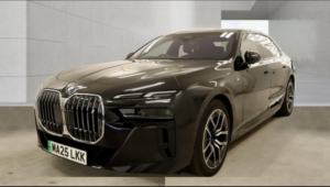 2025 BMW I7 50 105.7kwh M Sport Saloon 4dr Electric Auto Edrive (455 Ps) in Black — image 2