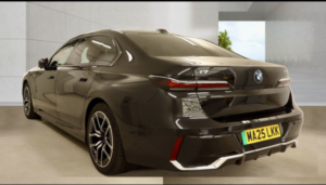 2025 BMW I7 50 105.7kwh M Sport Saloon 4dr Electric Auto Edrive (455 Ps) in Black — image 3