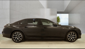 2025 BMW I7 50 105.7kwh M Sport Saloon 4dr Electric Auto Edrive (455 Ps) in Black — image 5
