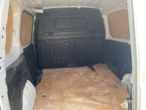 2023 Citroen Berlingo Enterprise M — image 4