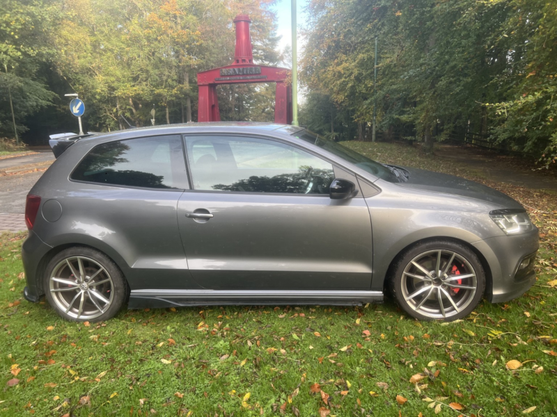 2017 Volkswagen Polo 1.0 Tsi Bluemotion Tech R-Line in Grey — image 1