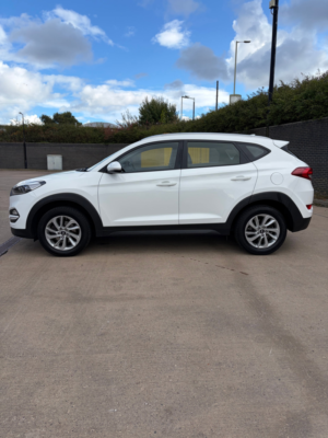 2018 Hyundai Tucson 1.6 Gdi Blue Drive Se SUV 5dr Petrol Manual Euro 6 (s/s) (132 Ps) in White — image 2