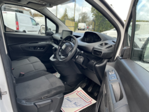 2019 Peugeot Partner 1.5 Bluehdi 650 Professional in White — image 3