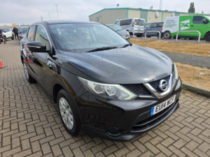 2014 Nissan Qashqai 1.2 Dig-T Visia in Black — image 2