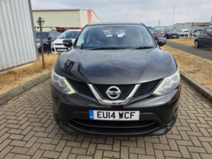 2014 Nissan Qashqai 1.2 Dig-T Visia in Black — image 4