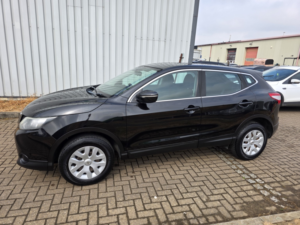 2014 Nissan Qashqai 1.2 Dig-T Visia in Black — image 6