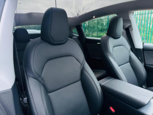 2025 Tesla Model Y 84.7kwh Long Range Auto Rwd 5dr in Grey — image 3