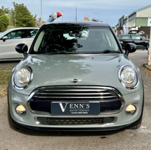 2016 MINI Hatch 1.5 5-Door Hatch Cooper in Grey — image 2