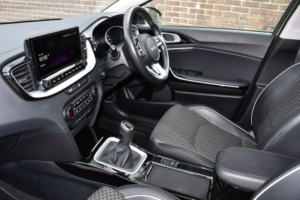 2023 Kia Xceed 1.5 T-Gdi 3 SUV 5dr Petrol Manual Euro 6 (s/s) (158 Bhp) in Green — image 4