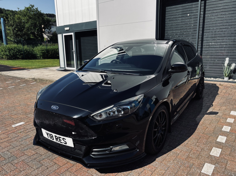 2015 Ford Focus 2.0 T Ecoboost St-3 in Black — image 1