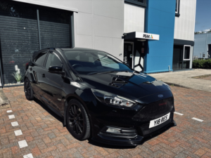 2015 Ford Focus 2.0 T Ecoboost St-3 in Black — image 3
