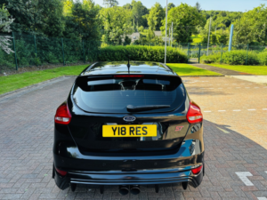 2015 Ford Focus 2.0 T Ecoboost St-3 in Black — image 5