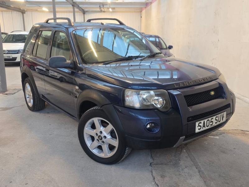 2005 Land Rover Freelander 2.5 V6 Hse in Blue — image 1