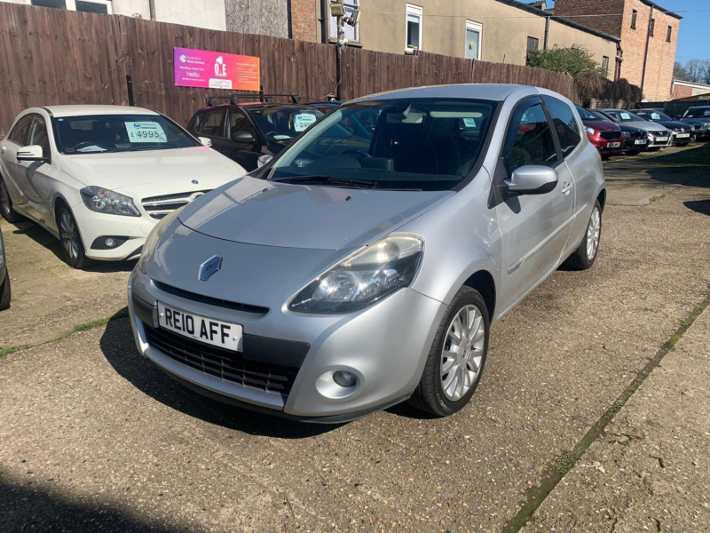 2010 Renault Clio 1.2 Tce Dynamique Euro 4 3dr in Silver — image 1