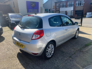 2010 Renault Clio 1.2 Tce Dynamique Euro 4 3dr in Silver — image 4