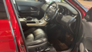 2016 Land Rover Range Rover Evoque Td4 Se Tech in Red — image 3