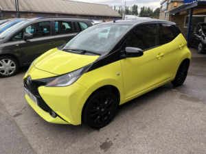 2016 Toyota Aygo 1.0 Vvt-I X-Cite 3 Yellow Bi-Tone Euro 6 5dr in Yellow — image 4
