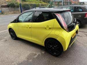2016 Toyota Aygo 1.0 Vvt-I X-Cite 3 Yellow Bi-Tone Euro 6 5dr in Yellow — image 6