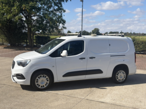 2021 Vauxhall Combo 1.5 Turbo D 2300 Sportive in White — image 6
