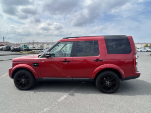 2015 Land Rover Discovery 4 3.0 Sc V6 Supercharged Se Black Edition Automatic 7 Seater in Red — image 2