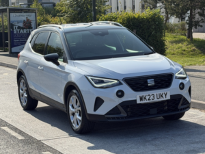 2023 SEAT Arona 1.0 Tsi Fr in White — image 2