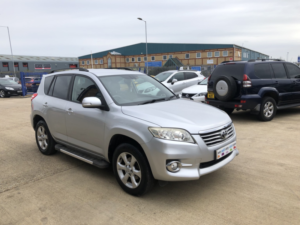 2010 Toyota Rav4 2.2 D-4d Xt-R in Silver — image 2