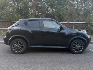 2015 Nissan Juke 1.2 Dig-T Tekna in Black — image 3