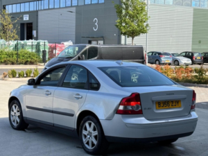 2007 Volvo S40 1.6 S 4dr in Silver — image 5