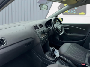 2016 Volkswagen Polo 1.2 Tsi Bluemotion Tech Match in White — image 3