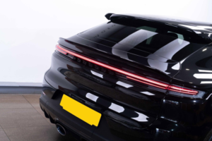 2024 Porsche Cayenne 4.0 V8 E-Hybrid 25.9kwh Turbo Tiptronics 4WD Euro 6 (s/s) 5dr in Black — image 2