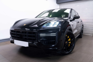 2024 Porsche Cayenne 4.0 V8 E-Hybrid 25.9kwh Turbo Tiptronics 4WD Euro 6 (s/s) 5dr in Black — image 5