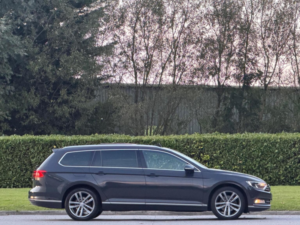 2017 Volkswagen Passat 1.6 Tdi Bluemotion Tech Gt Euro 6 (s/s) 5dr in Grey — image 2