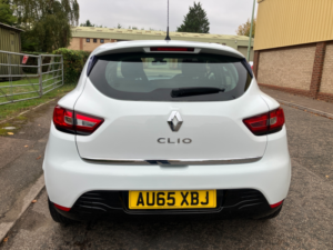 2015 Renault Clio 1.2 16v Dynamique Nav Hatchback 5dr Petrol Manual Euro 6 (75 Ps) in White — image 6