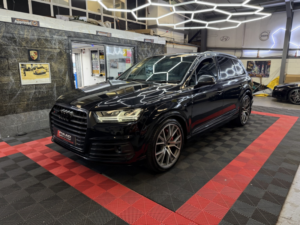 2017 Audi Sq7 4.0 Tdi V8 in Black — image 6