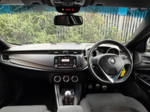 2016 Alfa Romeo Giulietta 1.4 Tb Multiair Speciale Euro 6 (s/s) 5dr in Black — image 4