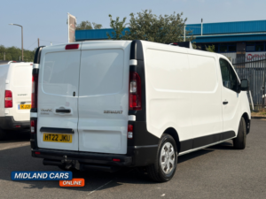 2022 Renault Trafic 2.0 Ll30 Blue Dci 150 Business Panel Van My22 in White — image 4