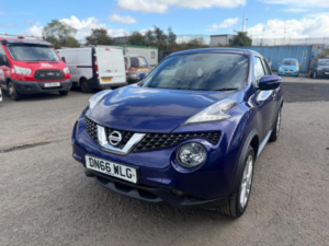 2016 Nissan Juke 1.6 N-Connecta Xtron Euro 6 5dr in Blue — image 3