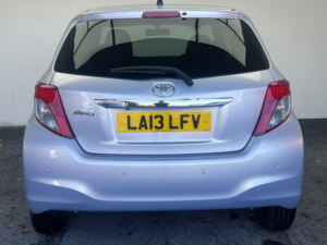 2013 Toyota Yaris 1.33 Dual Vvt-I Tr Multidrive S Euro 5 5dr in Purple — image 5