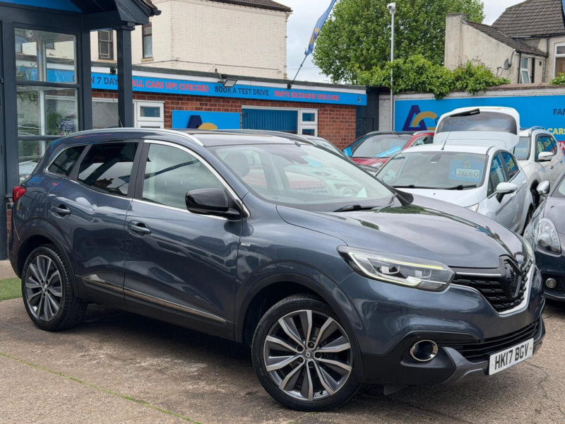 2017 Renault Kadjar 1.2 Tce Signature Nav Edc Euro 6 (s/s) 5dr in Grey — image 1