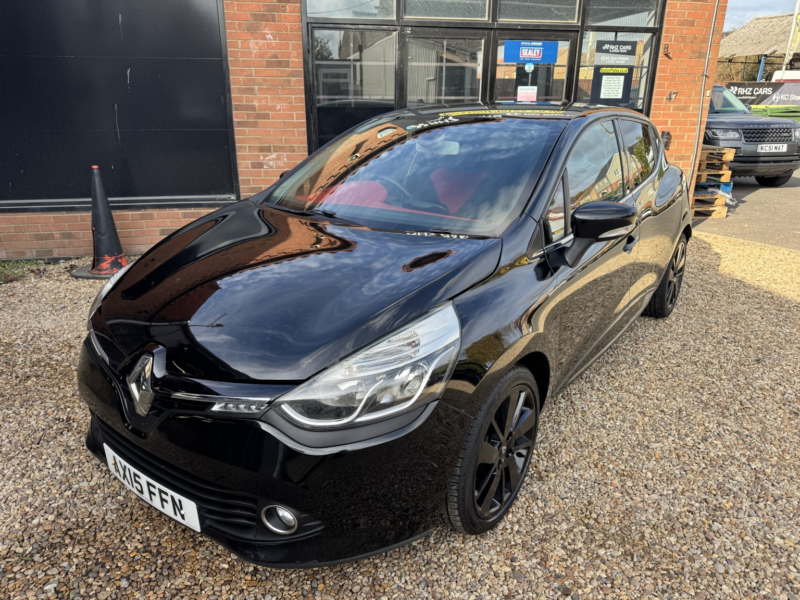 2015 Renault Clio 1.5 Dynamique S Medianav Dci 90 Stop & Start in Black — image 1