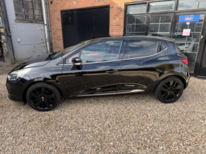 2015 Renault Clio 1.5 Dynamique S Medianav Dci 90 Stop & Start in Black — image 5