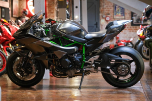 2017 Kawasaki Ninja H2r Ninja H2r New Old Stock Del Miles in Black — image 2