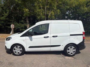 2019 Ford Transit Courier 1.5 Tdci Trend L1 Euro 6 5dr in White — image 4