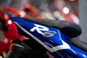 2001 Yamaha R6 *only 2,714 From New - One Owner* in Blue — image 4