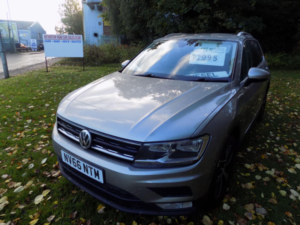 2016 Volkswagen Tiguan 2.0 Tdi Bluemotion Tech Se Navigation DSG 4motion Euro 6 (s/s) 5dr in Silver — image 3