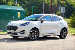 2020 Ford Puma St-Line 1.0 Ecoboost 155 Mhev - Sync 3 Sat Nav, Power Tailgate, Heated Seats - Fsh. Metropolis White in White — image 5