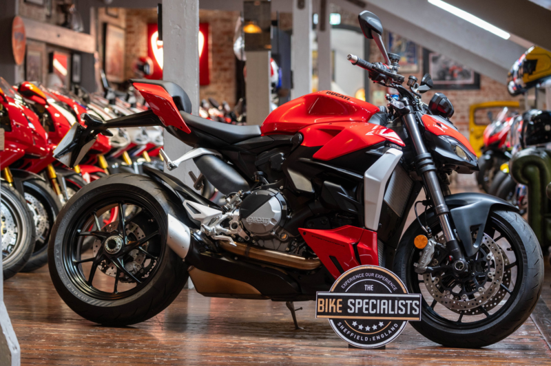 2022 Ducati Streetfighter V2 *1 Owner - Original Example* in Red — image 1